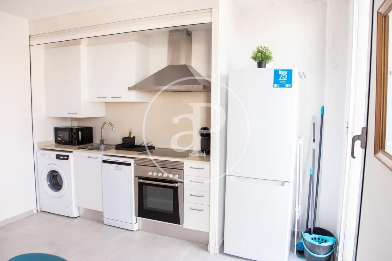 Apartamento de 2 habitaciones en València ciudad en alquiler - 1.500 € (Ref: 9648251)