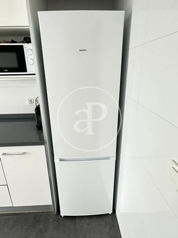 Apartamento de 3 habitaciones en Mont-Olivet, València ciudad en alquiler con piscina - 2.500 € (Ref: 9648253)