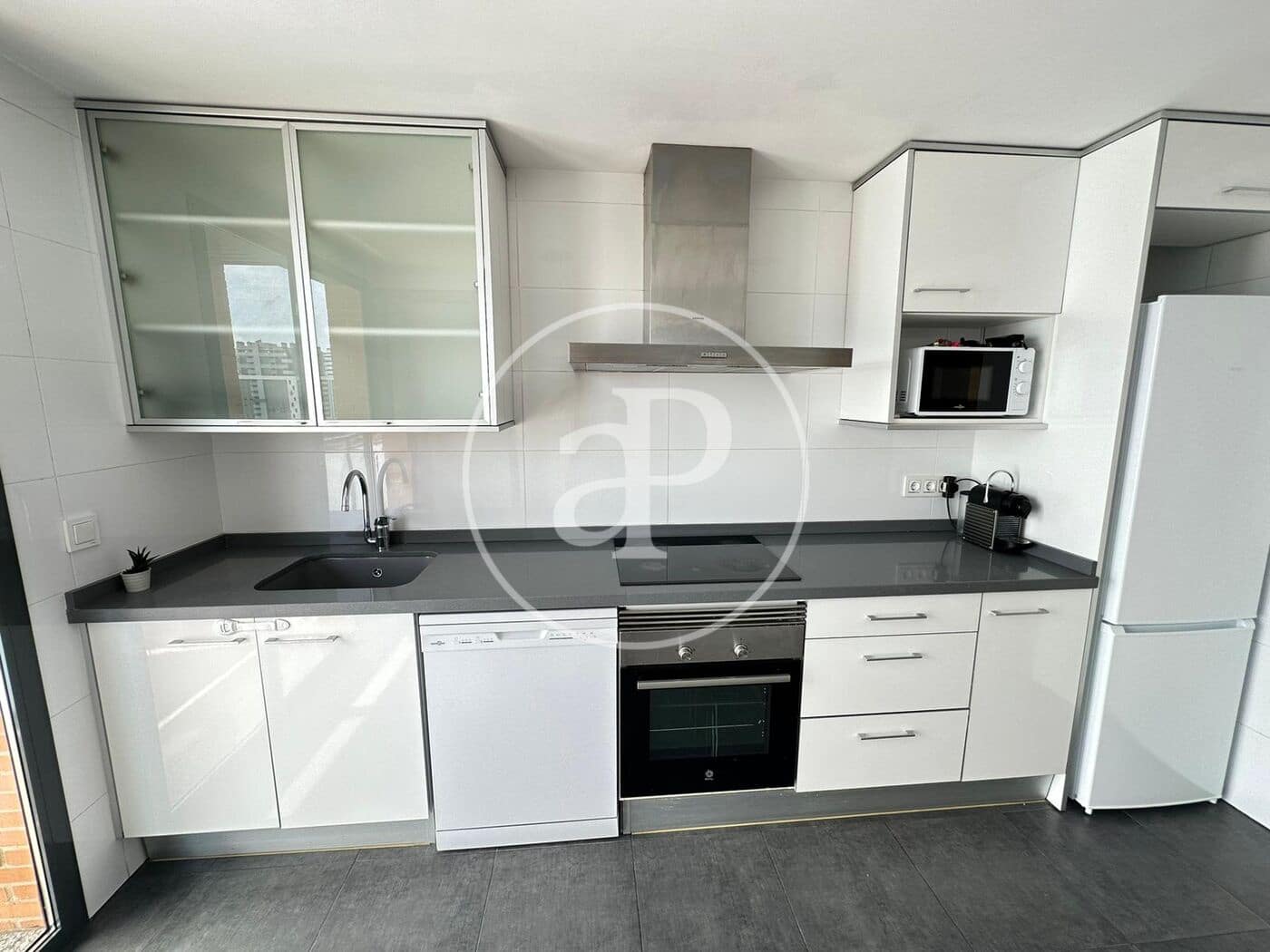 Apartamento de 3 habitaciones en València ciudad en alquiler con piscina - 2.500 € (Ref: 9648253)