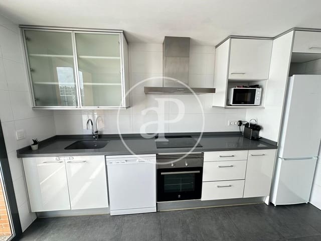 Apartamento de 3 habitaciones en Mont-Olivet, València ciudad en alquiler con piscina - 2.500 € (Ref: 9648253)