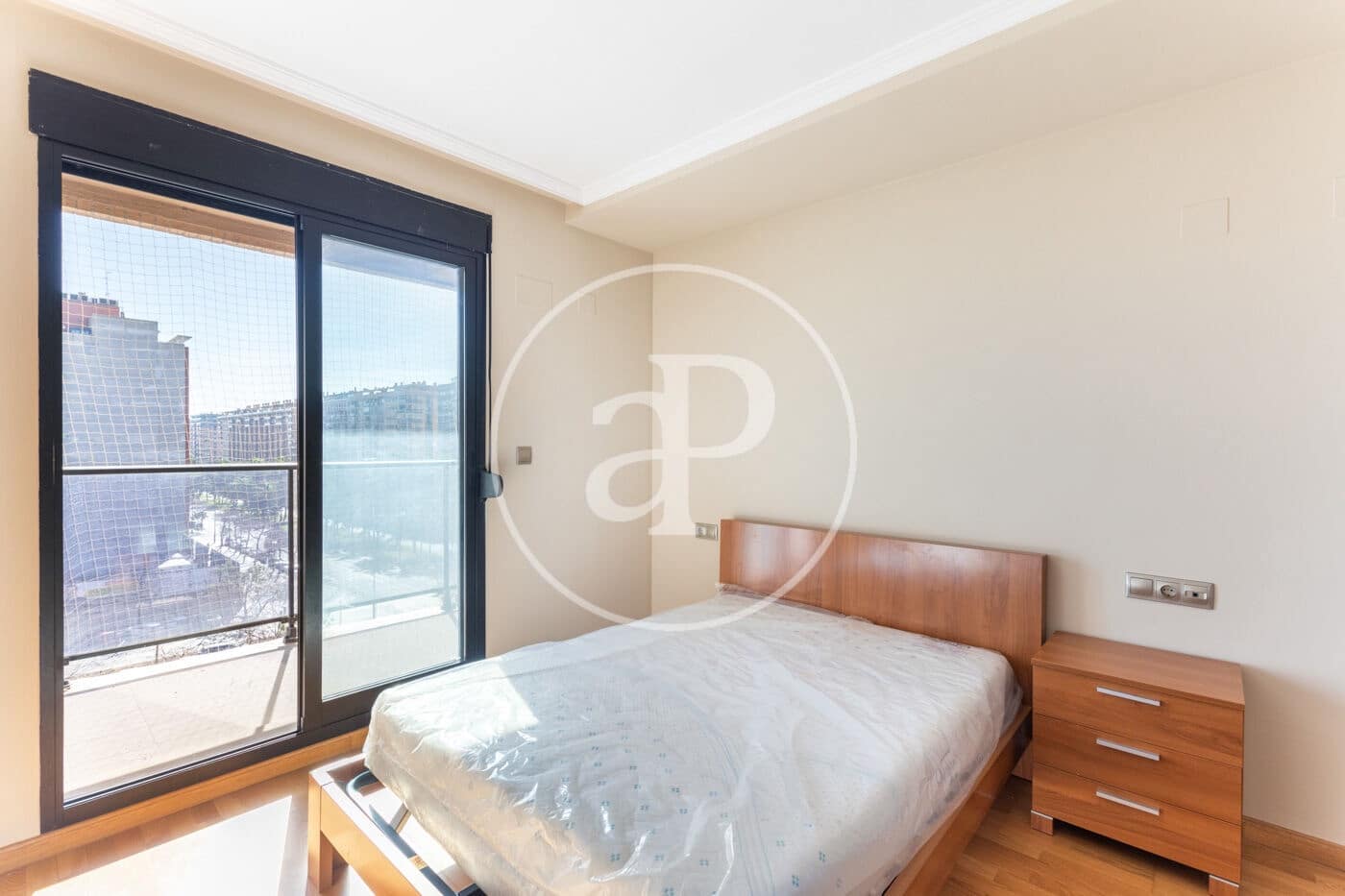 2 soverom Leilighet til leie i Valencia by med svømmebasseng - € 1 500 (Ref: 9652097)