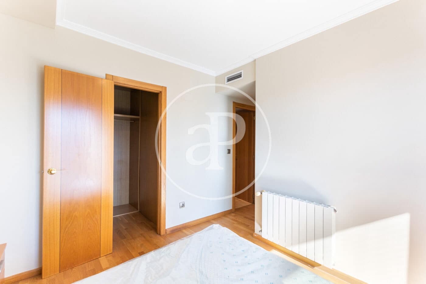 2 soverom Leilighet til leie i Valencia by med svømmebasseng - € 1 500 (Ref: 9652097)