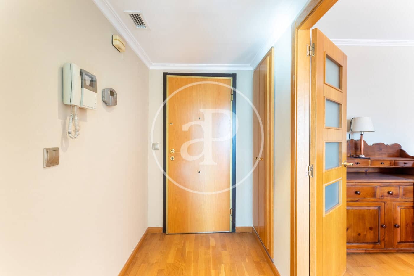 2 soverom Leilighet til leie i Valencia by med svømmebasseng - € 1 500 (Ref: 9652097)