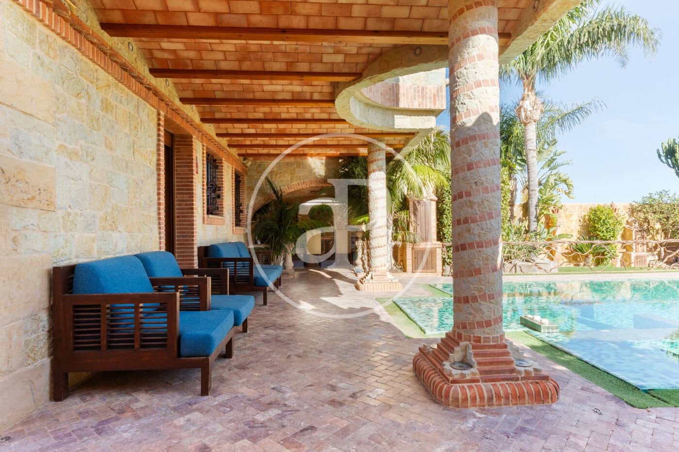 4 soverom Villa til leie i Alginet med svømmebasseng - € 4 500 (Ref: 9652098)