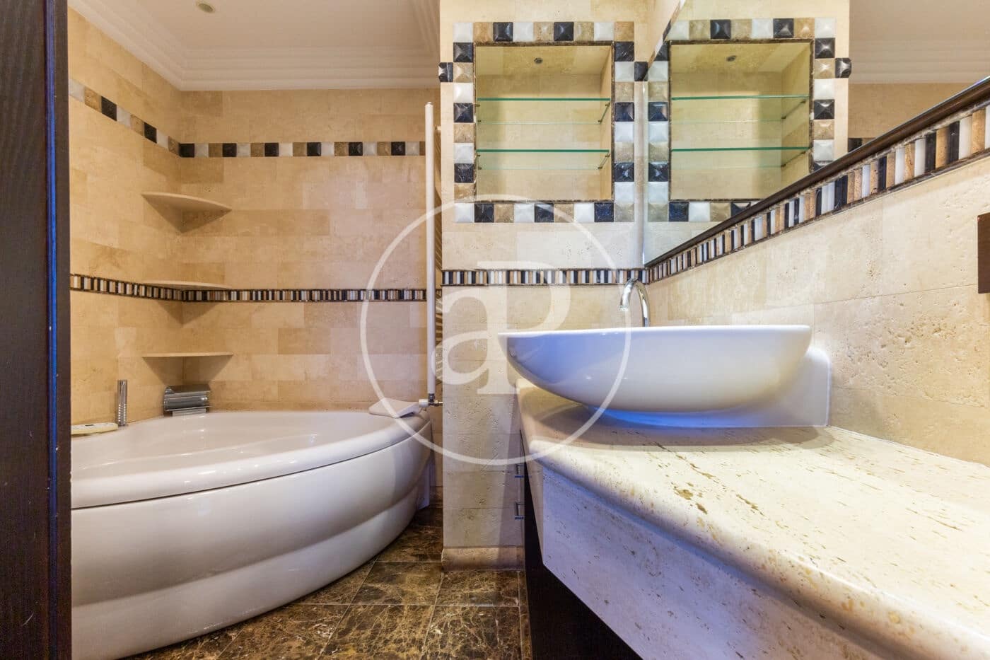 4 soverom Villa til leie i Alginet med svømmebasseng - € 4 500 (Ref: 9652098)