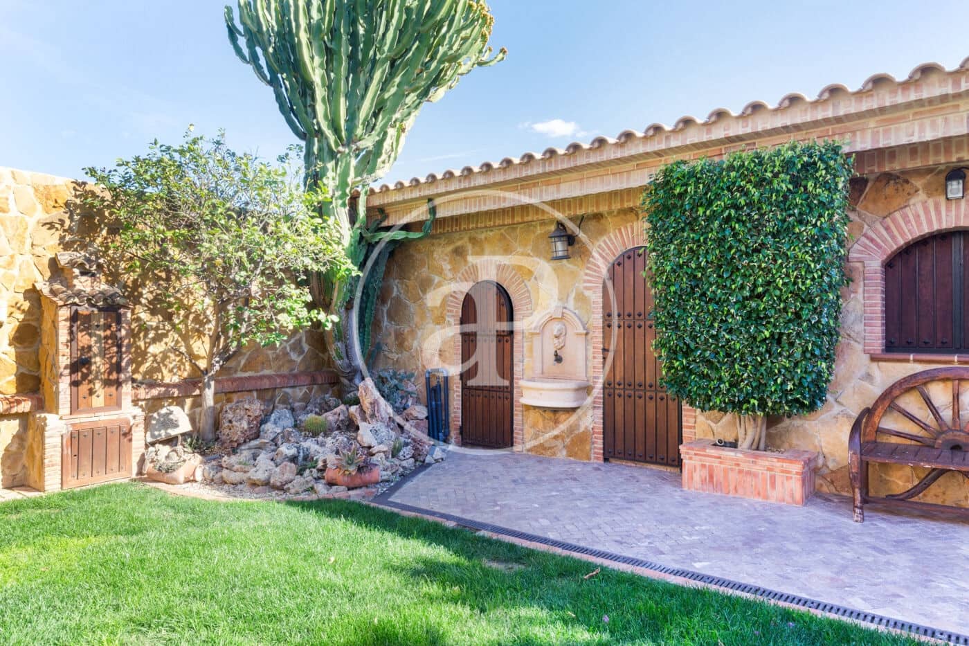 4 soverom Villa til leie i Alginet med svømmebasseng - € 4 500 (Ref: 9652098)