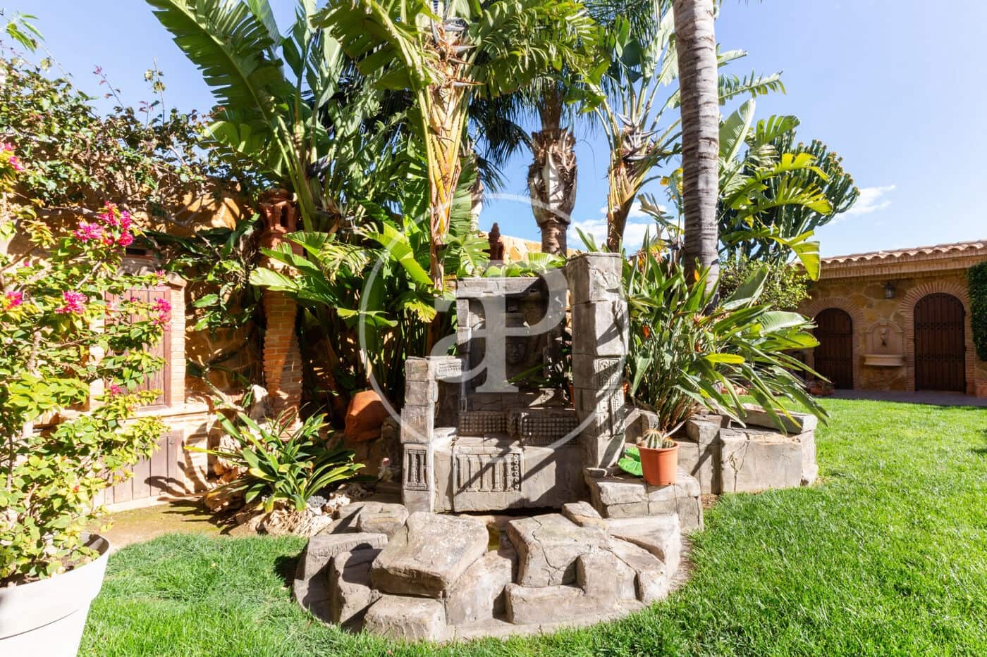 4 soverom Villa til leie i Alginet med svømmebasseng - € 4 500 (Ref: 9652098)