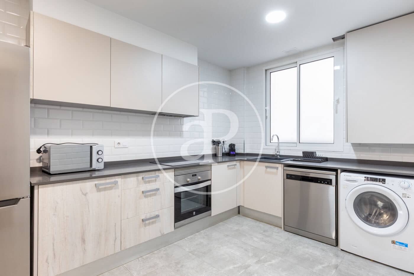 5 bedroom Apartment for rent in Valencia city - € 3,300 (Ref: 9659510)