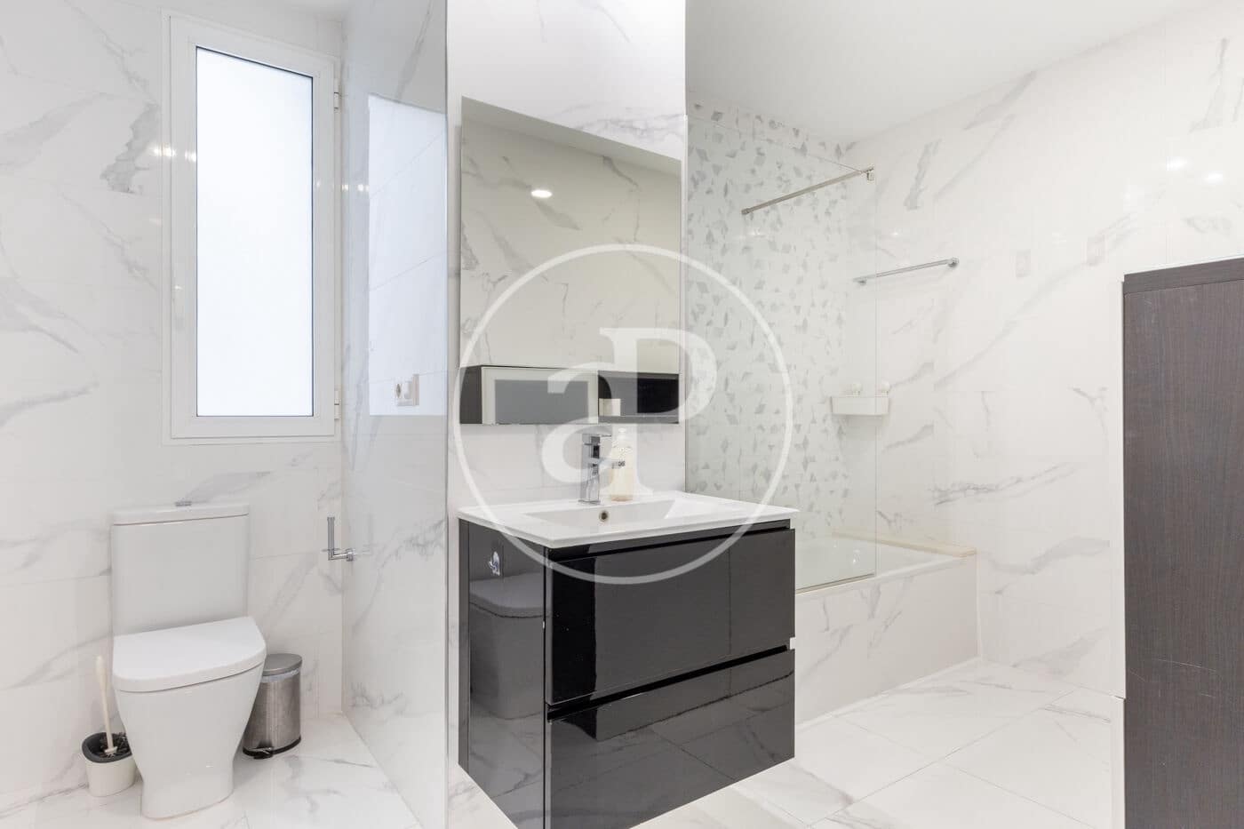 5 bedroom Apartment for rent in Valencia city - € 3,300 (Ref: 9659510)