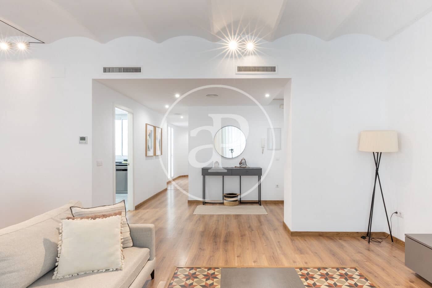 5 bedroom Apartment for rent in Valencia city - € 3,300 (Ref: 9659510)