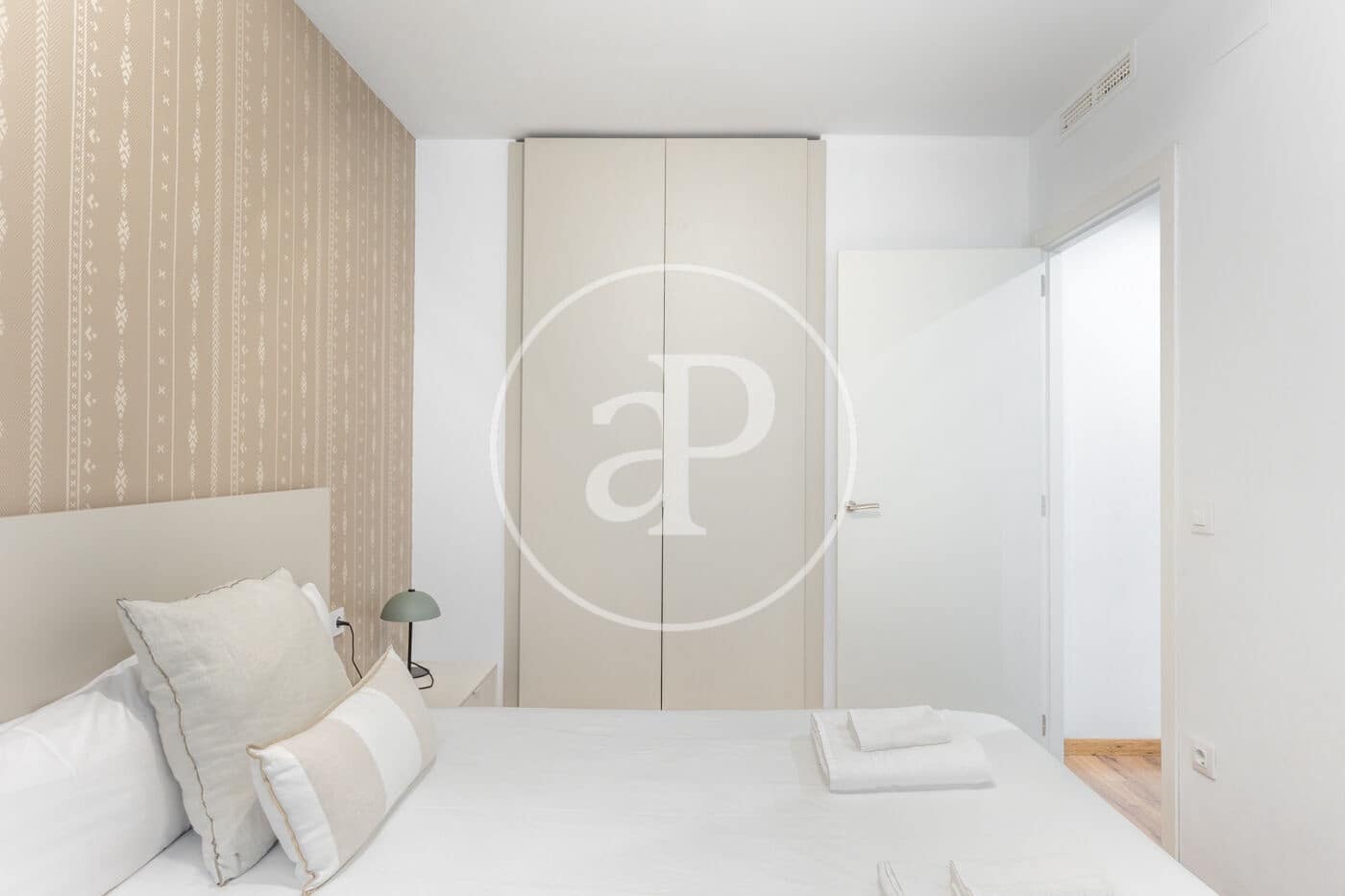 5 bedroom Apartment for rent in Valencia city - € 3,300 (Ref: 9659510)