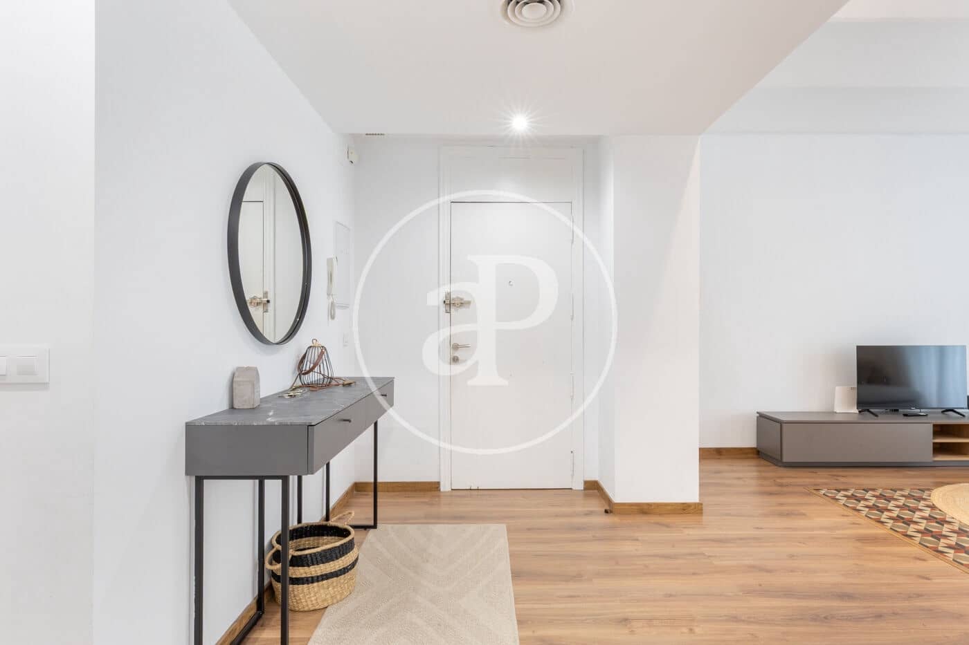 5 bedroom Apartment for rent in Valencia city - € 3,300 (Ref: 9659510)