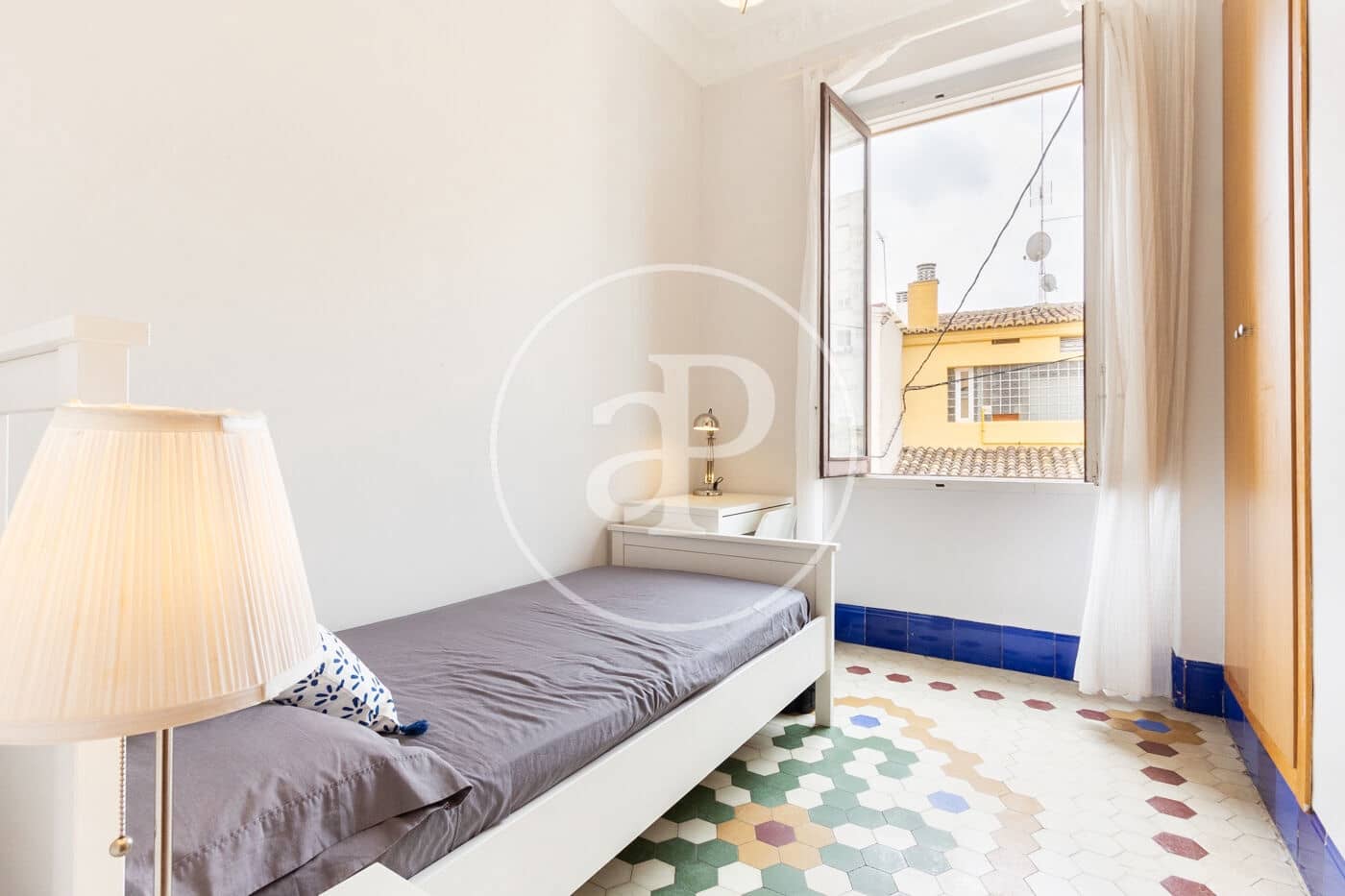 4 sovrum Lägenhet att hyra i Valencia stad - 2 000 € (Ref: 9666602)