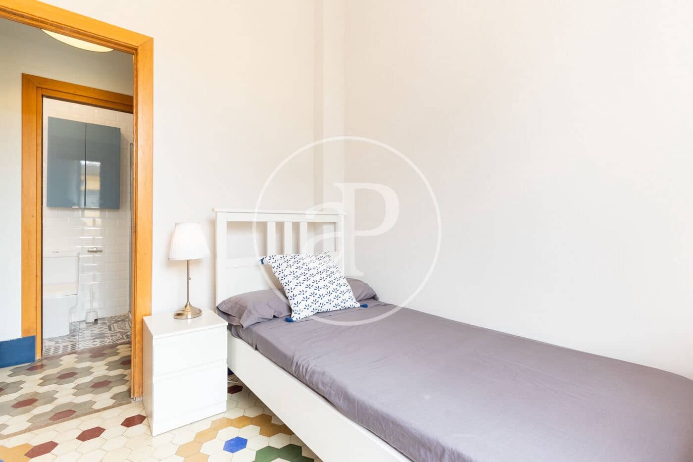 4 sovrum Lägenhet att hyra i Valencia stad - 2 000 € (Ref: 9666602)