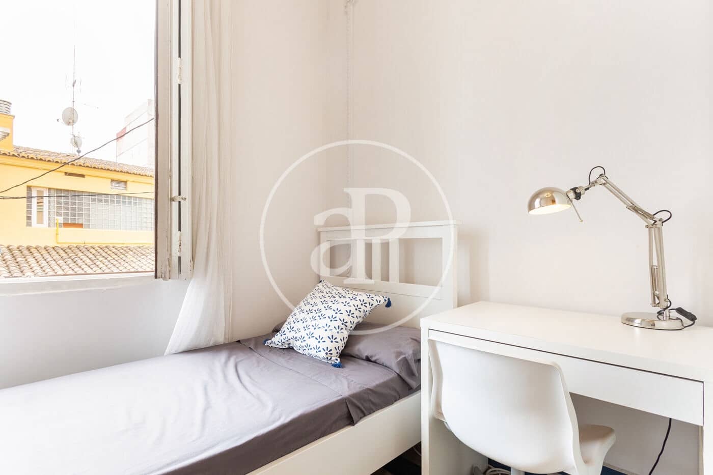 4 sovrum Lägenhet att hyra i Valencia stad - 2 000 € (Ref: 9666602)