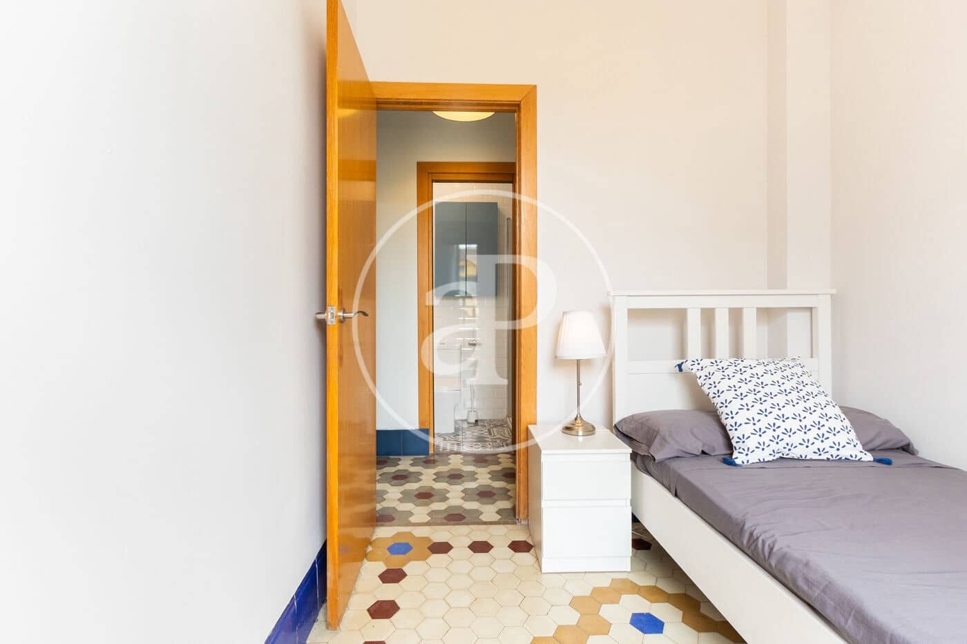 4 sovrum Lägenhet att hyra i Valencia stad - 2 000 € (Ref: 9666602)