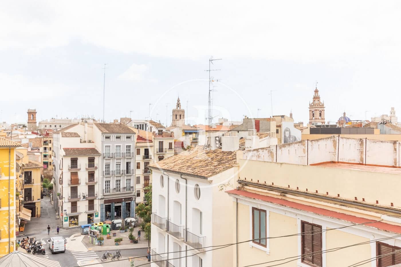 4 sovrum Lägenhet att hyra i Valencia stad - 2 000 € (Ref: 9666602)