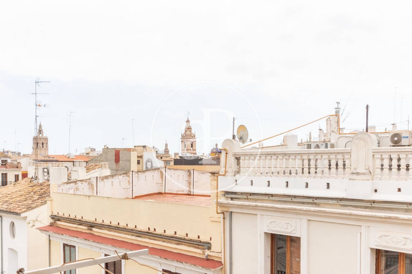 4 sovrum Lägenhet att hyra i Valencia stad - 2 000 € (Ref: 9666602)