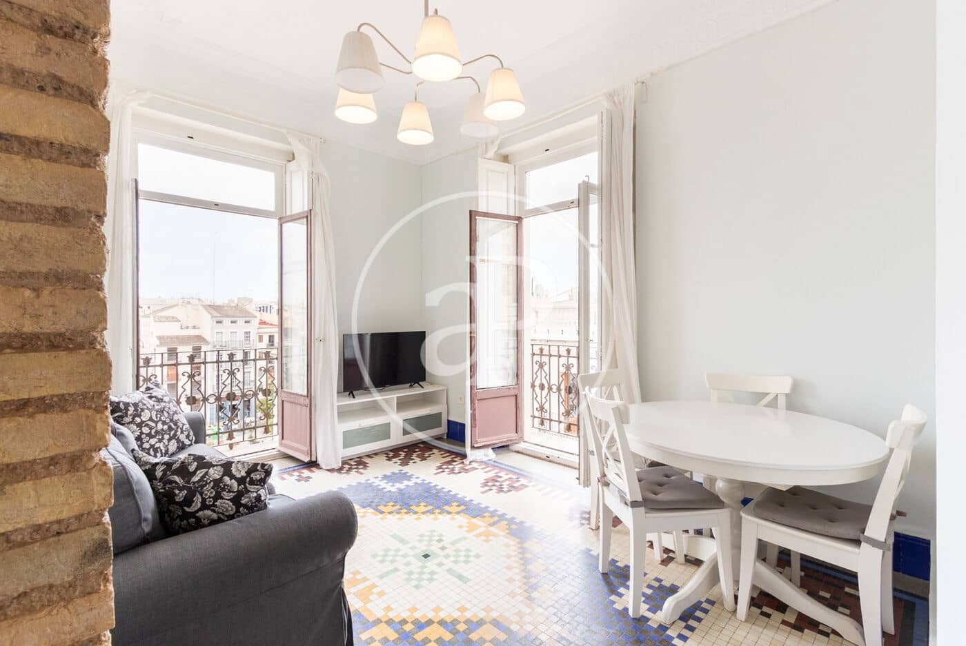 4 sovrum Lägenhet att hyra i Valencia stad - 2 000 € (Ref: 9666602)