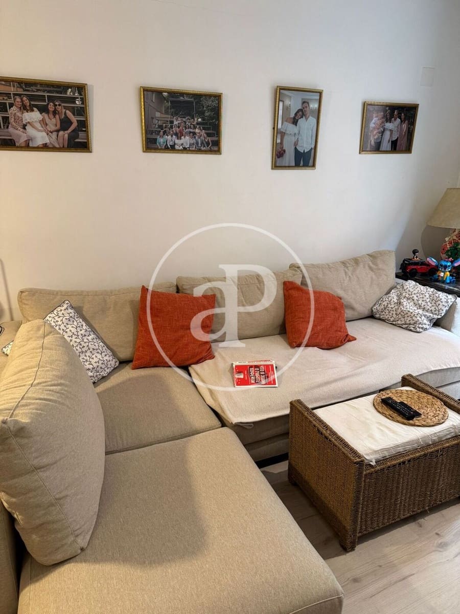 Apartamento de 2 habitaciones en València ciudad en alquiler - 1.850 € (Ref: 9666603)