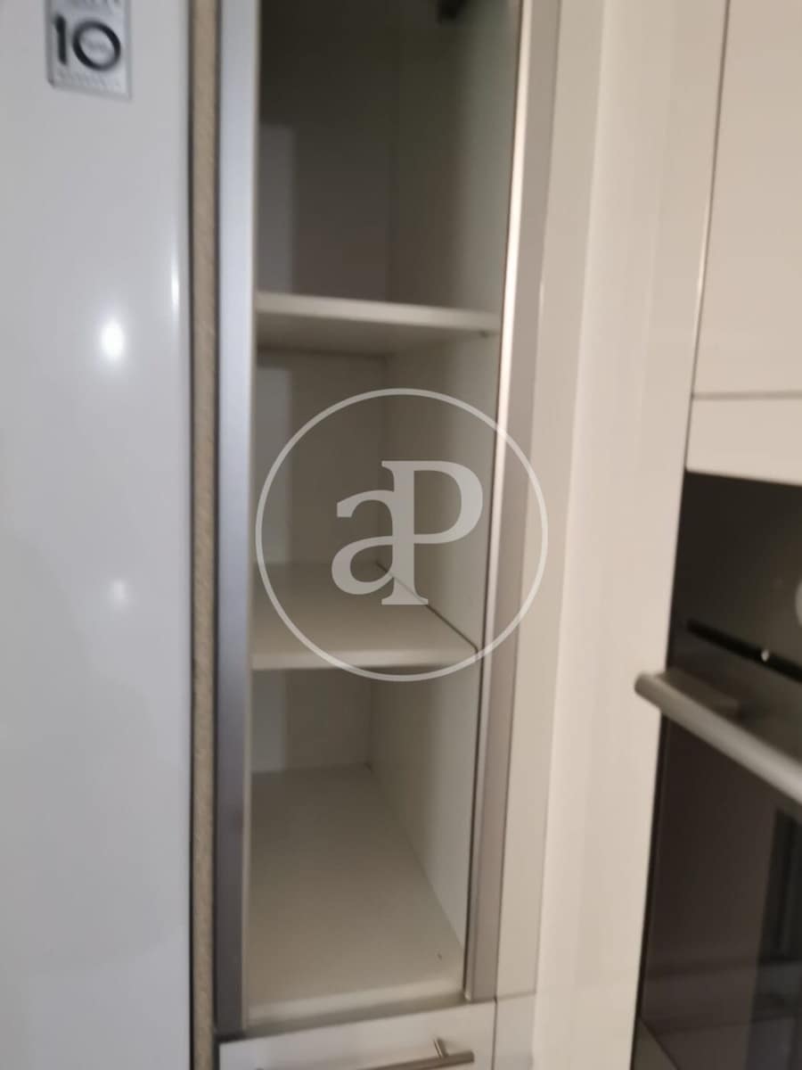 1 bedroom Villa for rent in Valencia city - € 1,150 (Ref: 9674310)