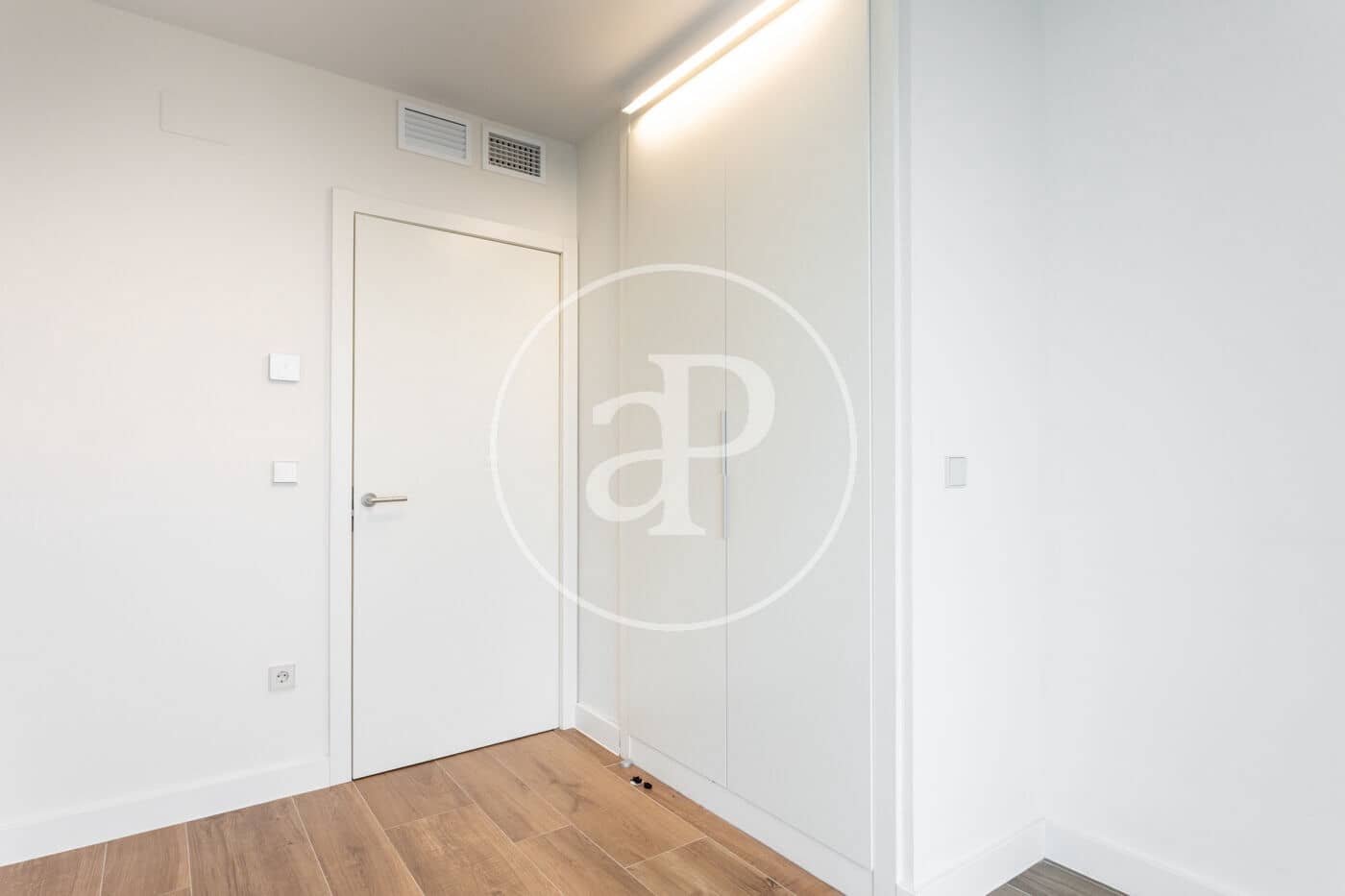 3 Zimmer Apartment zu vermieten in Valencia Stadt mit Pool - 4.600 € (Ref: 9674311)