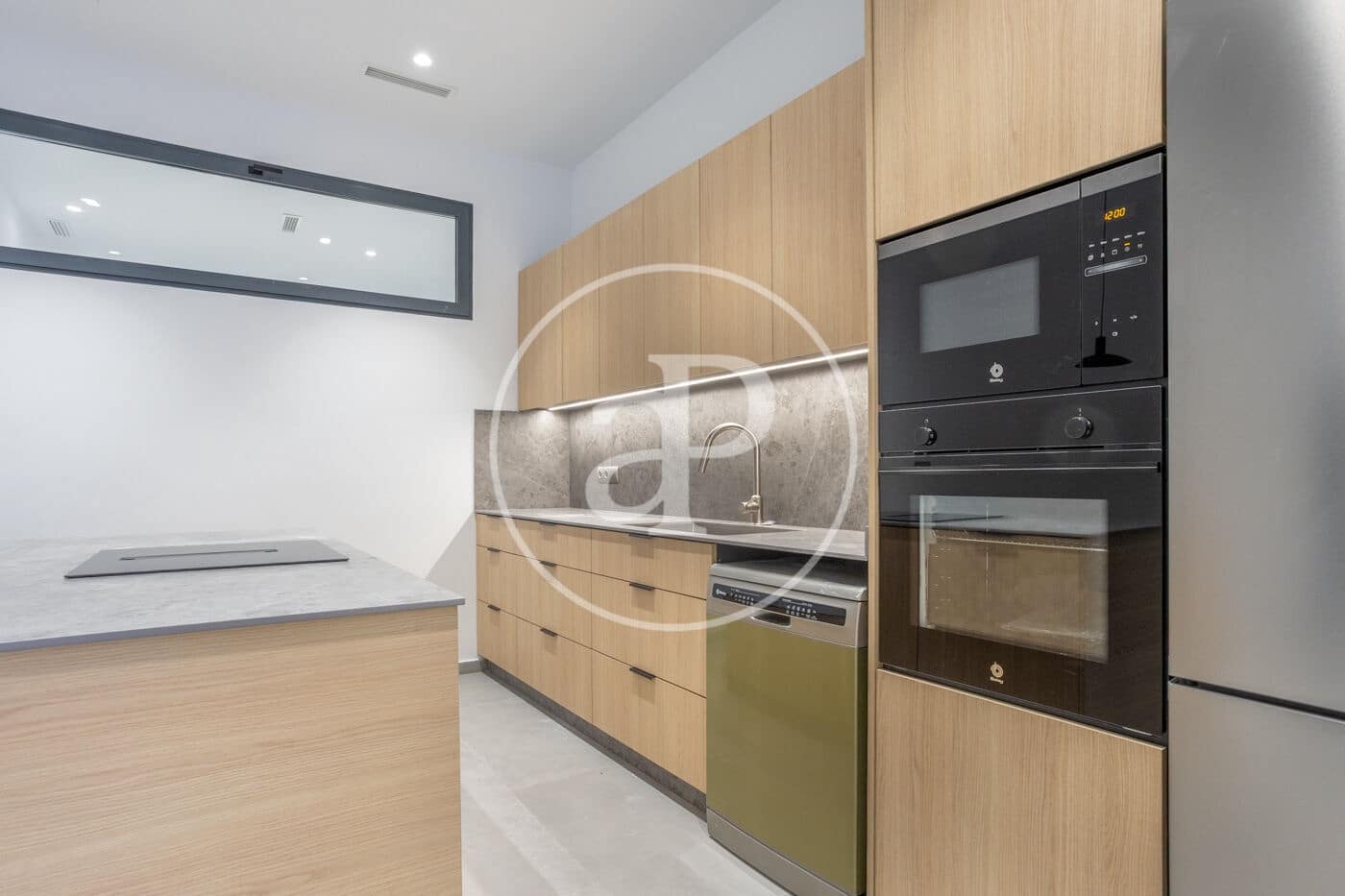 Apartamento de 2 habitaciones en València ciudad en alquiler - 1.100 € (Ref: 9674312)