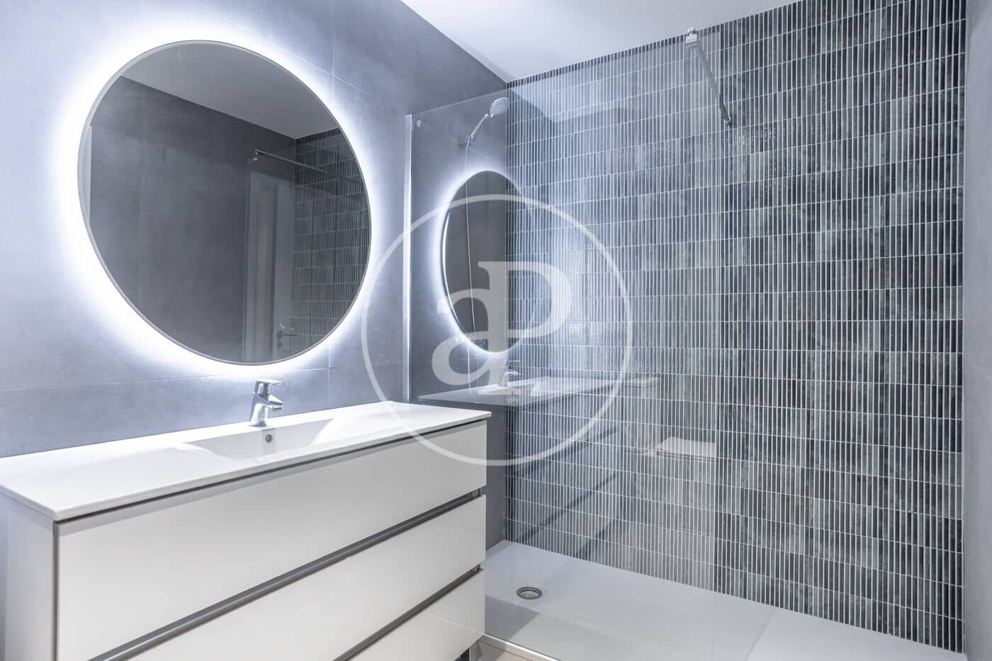 Apartamento de 2 habitaciones en València ciudad en alquiler - 1.100 € (Ref: 9674312)