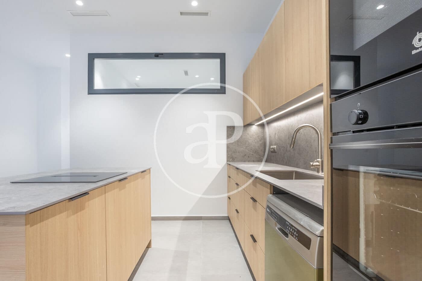 Apartamento de 2 habitaciones en València ciudad en alquiler - 1.100 € (Ref: 9674312)