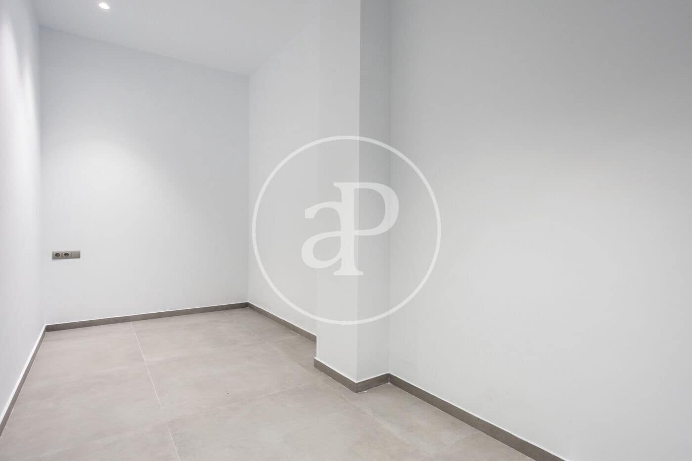 Apartamento de 2 habitaciones en València ciudad en alquiler - 1.100 € (Ref: 9674312)