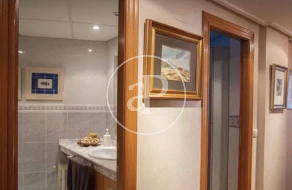 4 soveværelse Lejlighed til leje i Valencia by med swimmingpool - € 2.600 (Ref: 9674314)