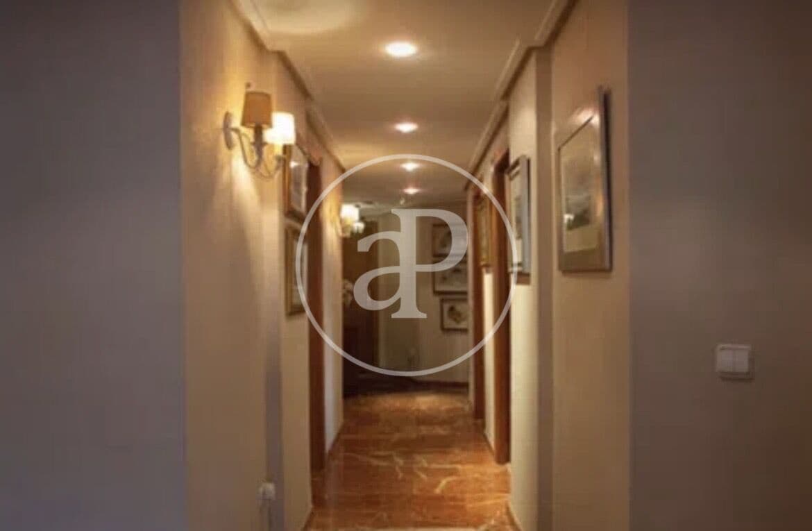 4 soveværelse Lejlighed til leje i Valencia by med swimmingpool - € 2.600 (Ref: 9674314)