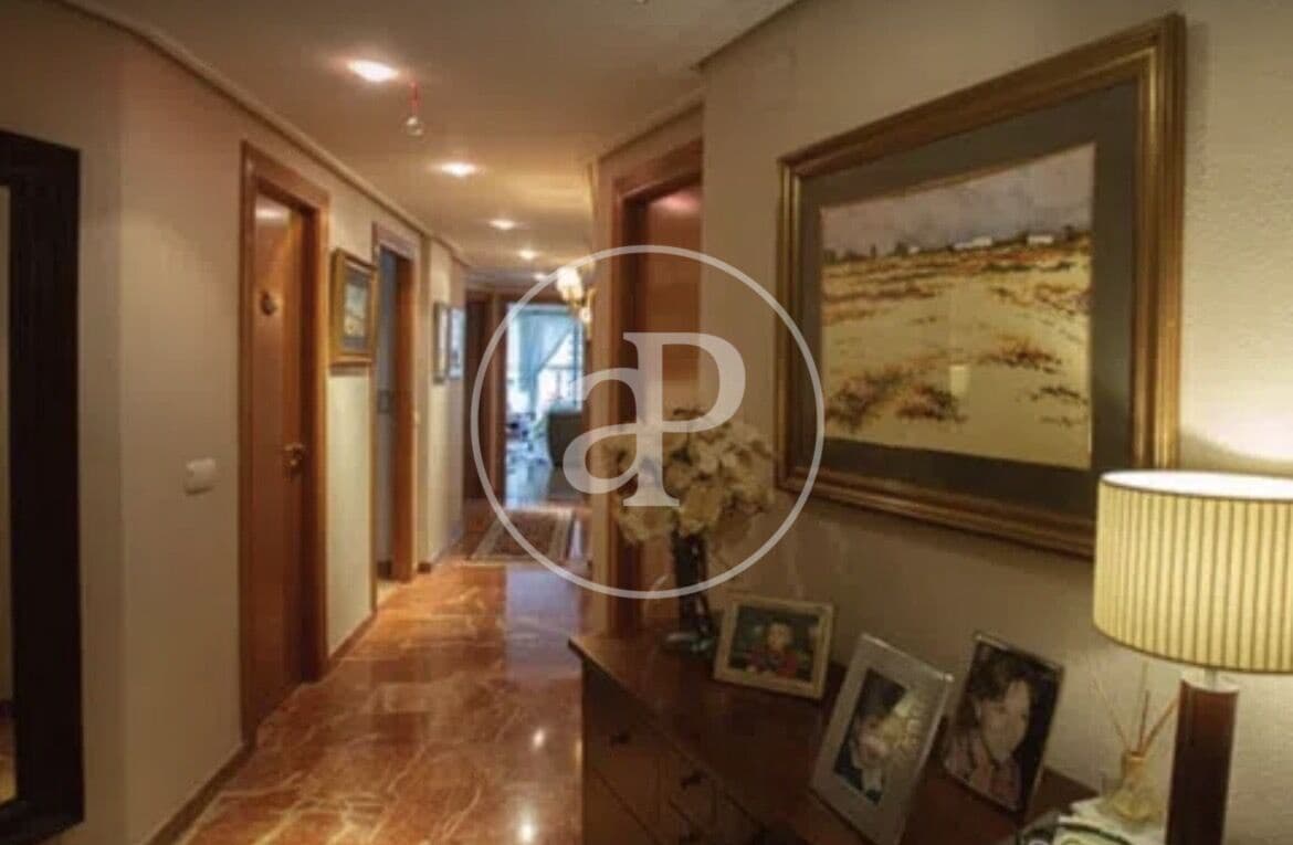 4 soveværelse Lejlighed til leje i Valencia by med swimmingpool - € 2.600 (Ref: 9674314)