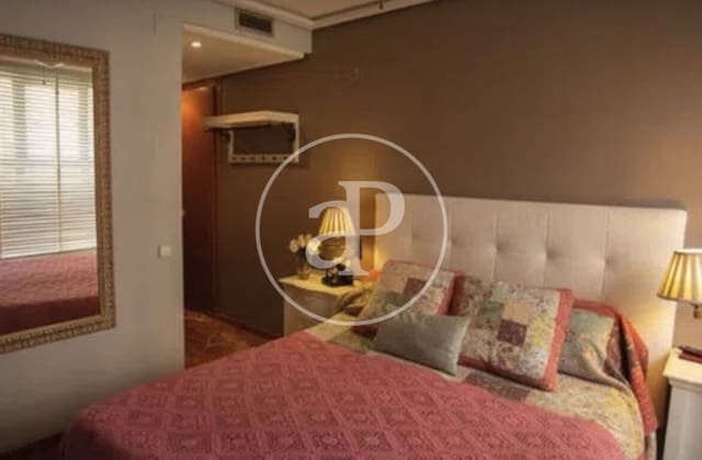 4 bedroom Apartment for rent in Ciutat de les Arts i de les Ciencies, Valencia city with pool - € 2,600 (Ref: 9674314)