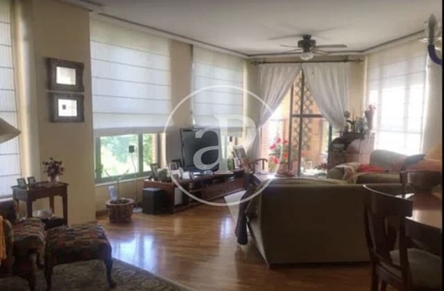 4 bedroom Apartment for rent in Ciutat de les Arts i de les Ciencies, Valencia city with pool - € 2,600 (Ref: 9674314)