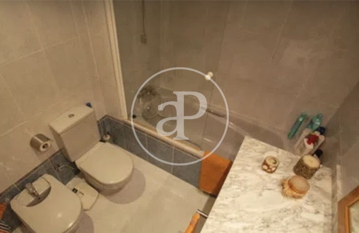 4 soveværelse Lejlighed til leje i Valencia by med swimmingpool - € 2.600 (Ref: 9674314)