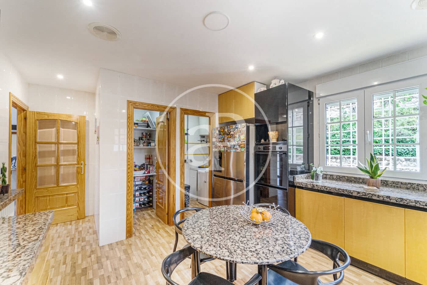 4 bedroom Villa for sale in Alcoy / Alcoi with pool - € 430,000 (Ref: 9674315)