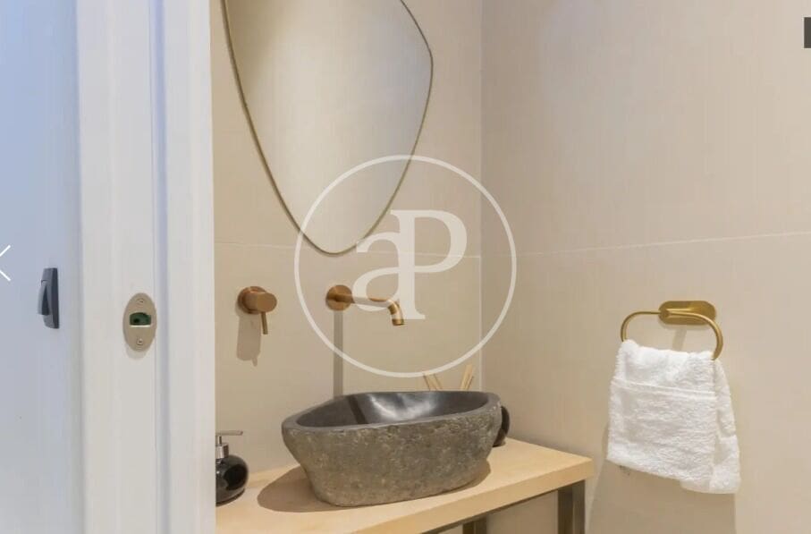 2 makuuhuone Huoneisto vuokrattavana paikassa Valencia kaupunki - 1 600 € (Ref: 9677574)