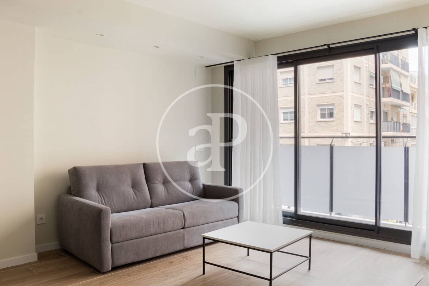 1 sypialnia Apartament do wynajęcia w Miasto Walencja - 1 250 € (Ref: 9686523)