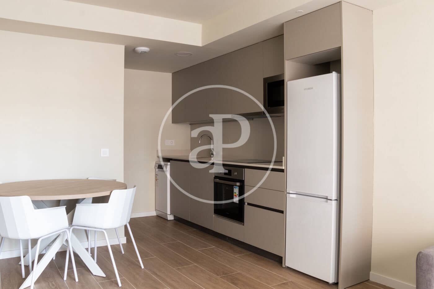 1 sypialnia Apartament do wynajęcia w Miasto Walencja - 1 250 € (Ref: 9686523)