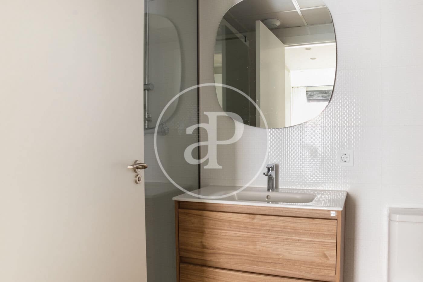 1 sypialnia Apartament do wynajęcia w Miasto Walencja - 1 250 € (Ref: 9686523)