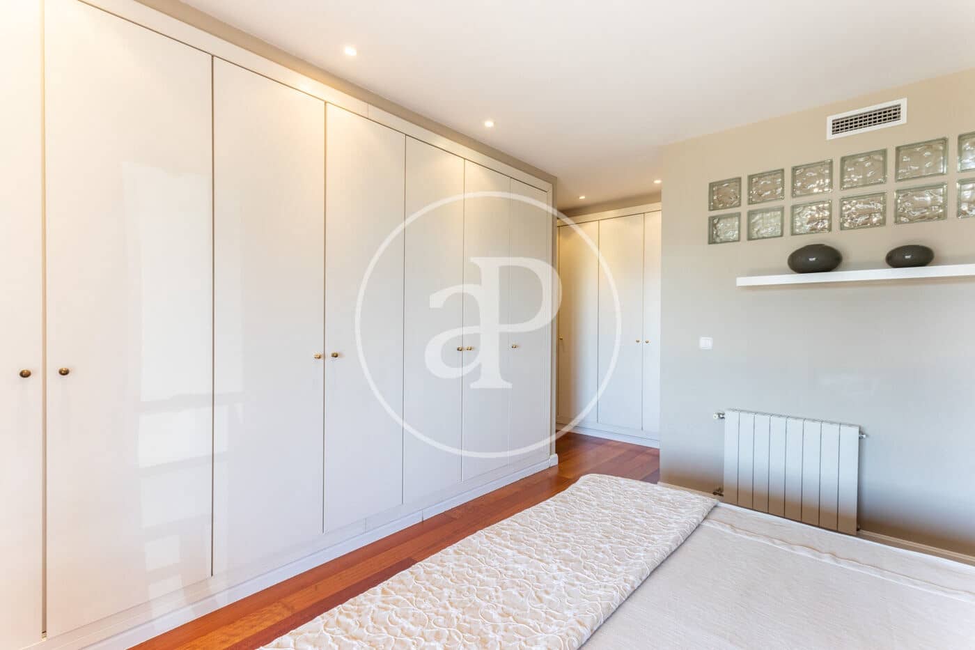 3 quarto Apartamento para arrendar em Valencia cidade - 2 900 € (Ref: 9686524)