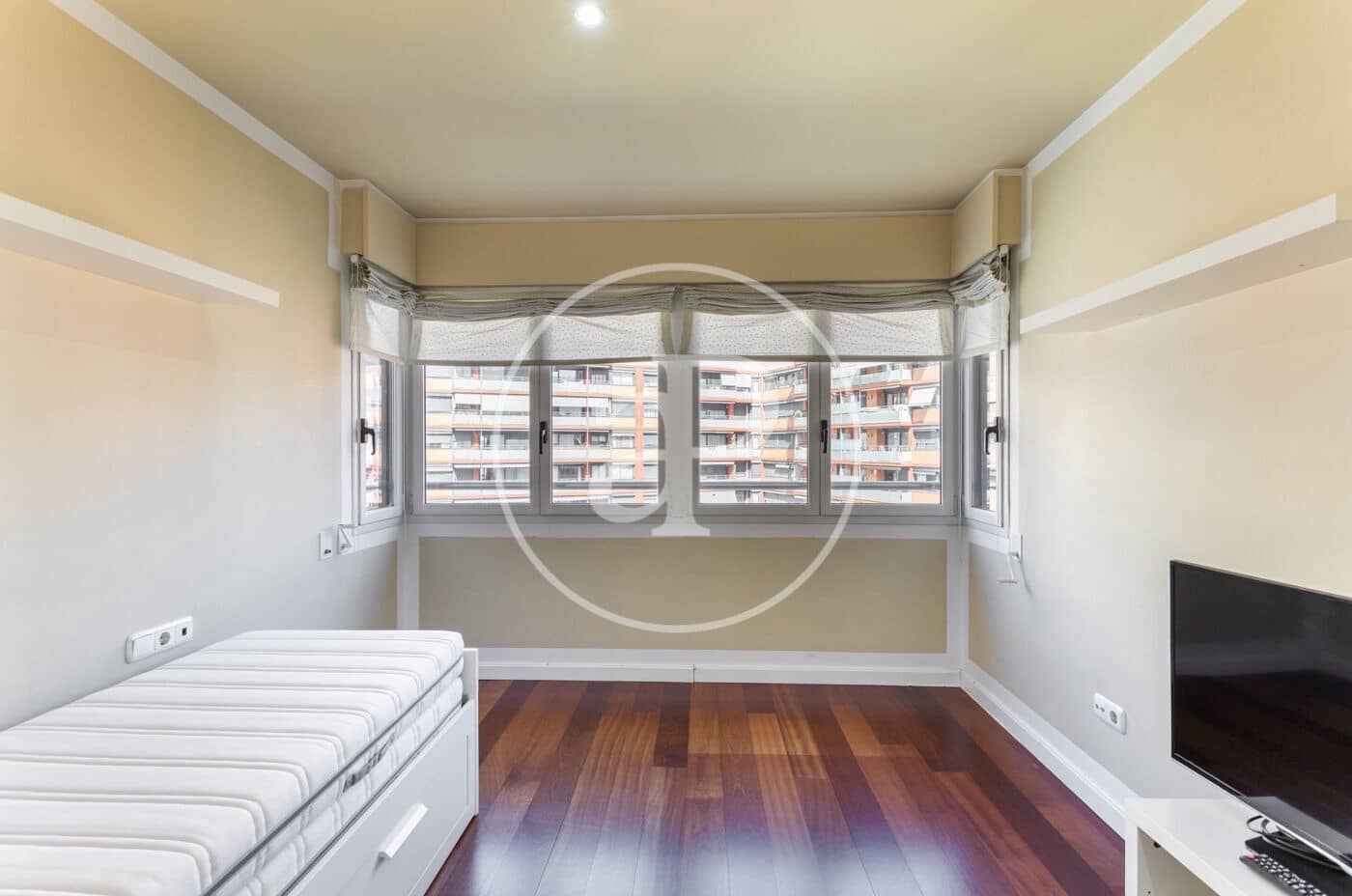 3 quarto Apartamento para arrendar em Valencia cidade - 2 900 € (Ref: 9686524)