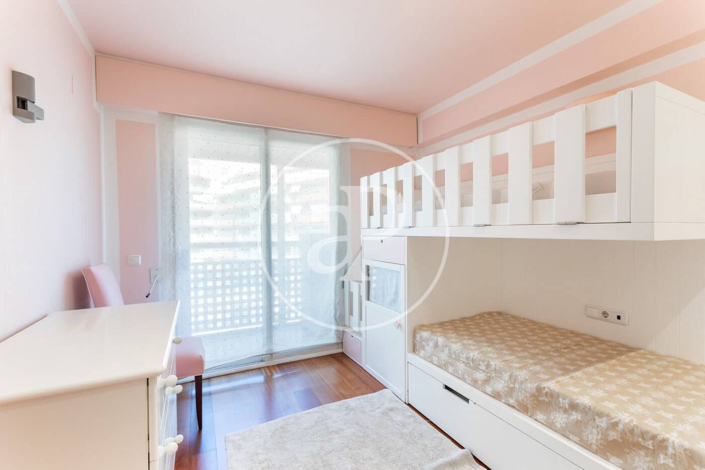 3 quarto Apartamento para arrendar em Valencia cidade - 2 900 € (Ref: 9686524)