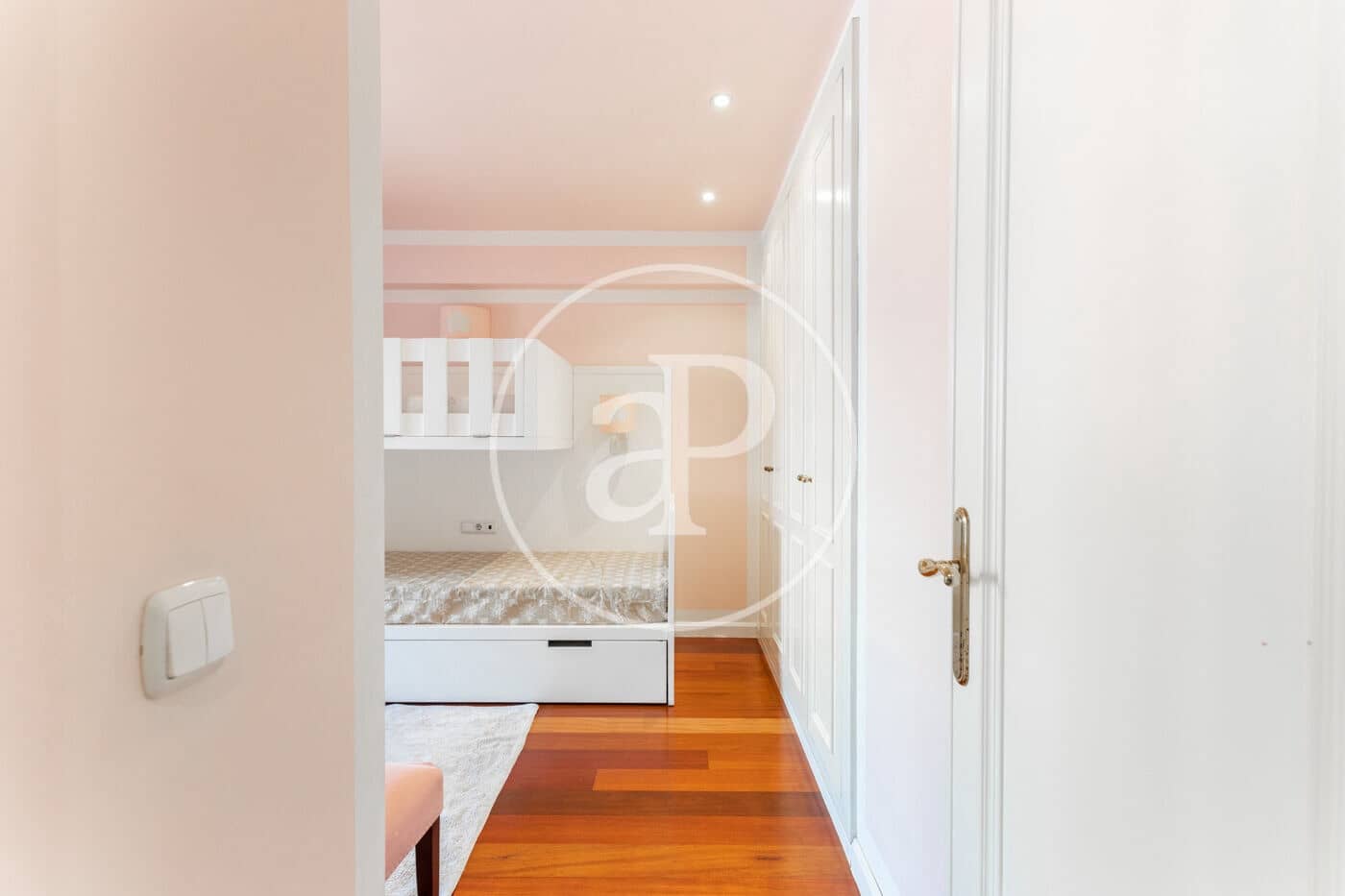 3 quarto Apartamento para arrendar em Valencia cidade - 2 900 € (Ref: 9686524)