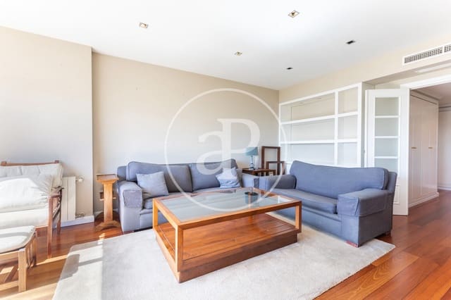 3 quarto Apartamento para arrendar em Ciutat de les Arts i de les Ciencies, Valência cidade - 2 900 € (Ref: 9686524)