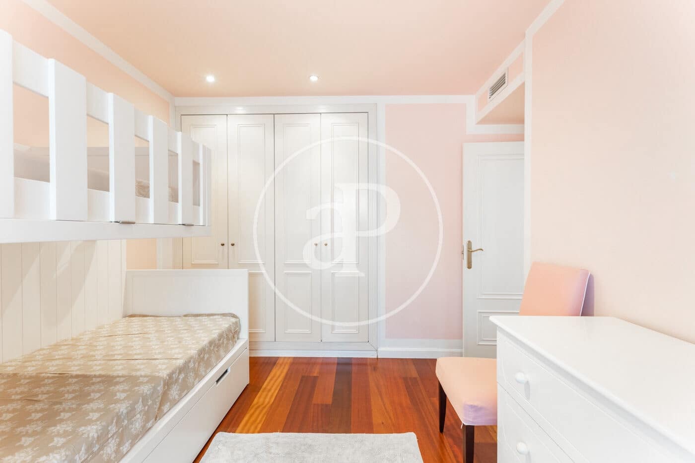 3 quarto Apartamento para arrendar em Valencia cidade - 2 900 € (Ref: 9686524)