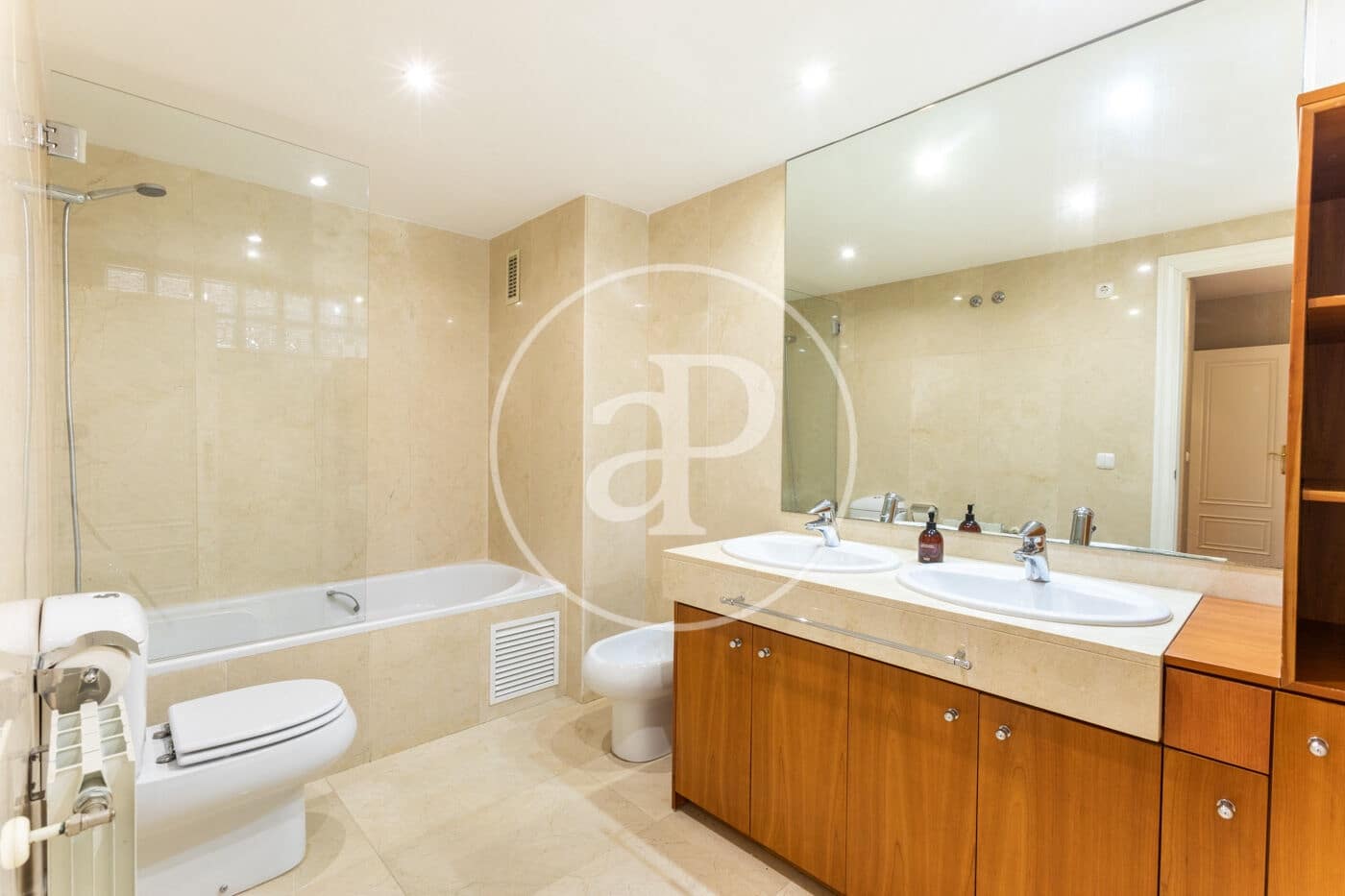 3 quarto Apartamento para arrendar em Valencia cidade - 2 900 € (Ref: 9686524)