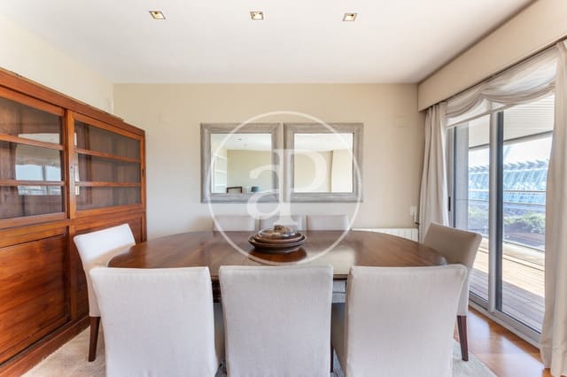 3 quarto Apartamento para arrendar em Ciutat de les Arts i de les Ciencies, Valência cidade - 2 900 € (Ref: 9686524)