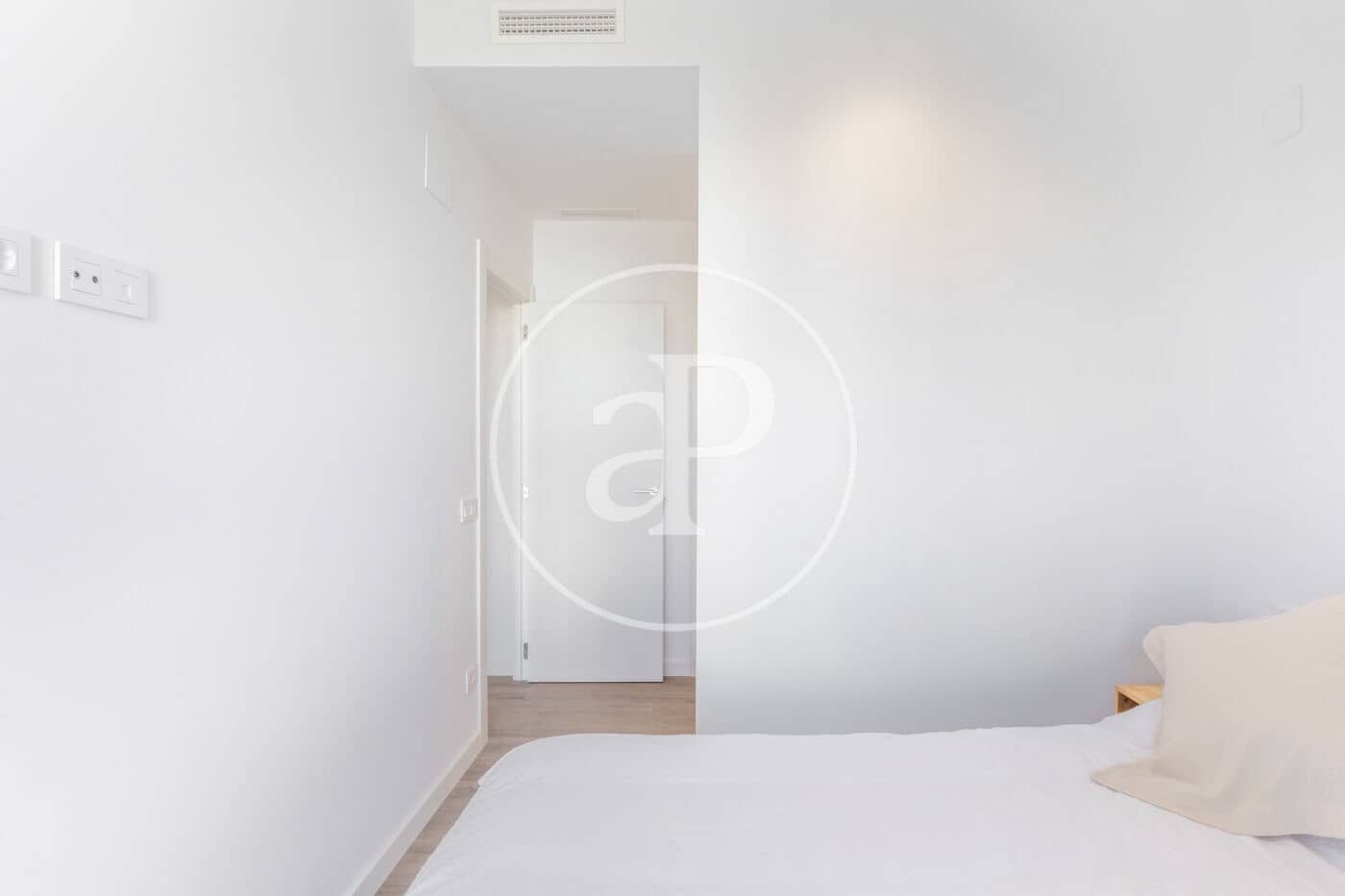 2 quarto Apartamento para arrendar em Valencia cidade com piscina - 2 200 € (Ref: 9686528)